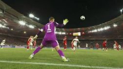 Supercoppa Tedesca, Neuer si supera: che parata! | VIDEO