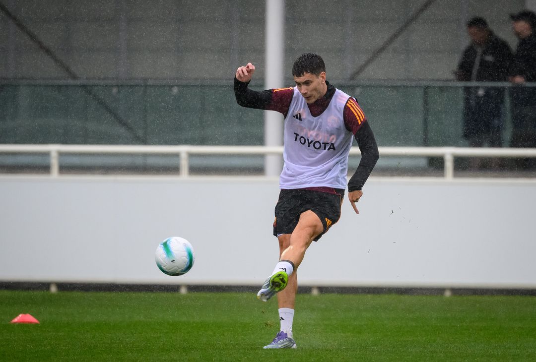 Roma, la seduta pomeridiana aperta ai tifosi al St. George’s Park – FOTO GALLERY - immagine 35