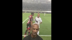 VIDEO / Tifosi del Santos insultano Danilo: la reazione di Neymar