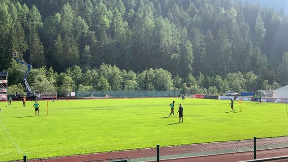 Torino, allenamento a Santa Cristina: seduta terminata, Vojvoda con il ghiaccio - immagine 7