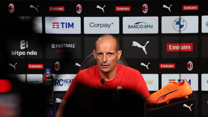 CAIRATE, ITALY - NOVEMBER 01: Head coach AC Milan Massimiliano Allegri speaks with the media during press conference at Milanello on November 01, 2025 in Cairate, Italy. (Photo by Claudio Villa/AC Milan via Getty Images) massimiliano-allegri-conferenza-stampa-parma-milan-tv-diretta-live-news-dichiarazioni-foto-frasi-parole
