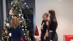 VIDEO / E’ Natale a casa Cassano: ecco la famiglia che allestisce l’albero