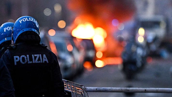 Scontri Genoa-Inter, cinque ultras rossoblù arrestati dopo le violenze al Ferraris - immagine 1