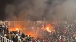 Fuochi, fiamme e Policija: ecco il derby della curva della Stella Rossa…