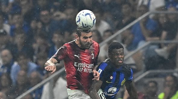 Dumfries e Theo Hernandez