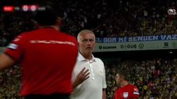 VIDEO / Mourinho, subito show in Turchia: protesta furiosa dopo 20′ e prima ammonizione