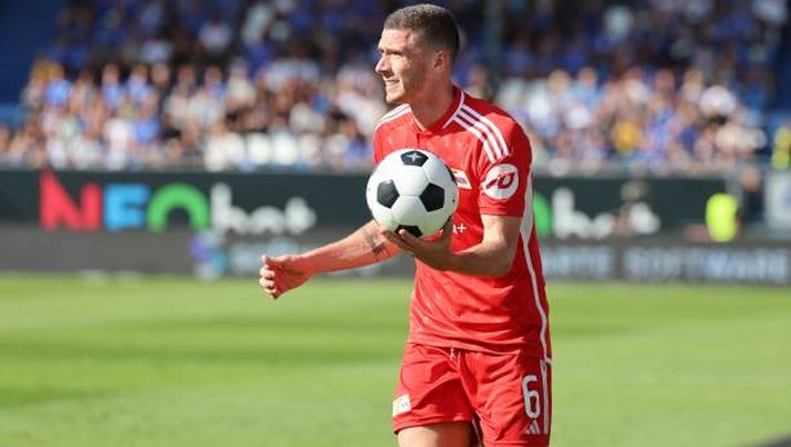 DARMSTADT, GERMANY - AUGUST 26: Robin Gosens of Union during the Bundesliga match between SV Darmstadt 98 and 1. FC Union Berlin at Merck-Stadion am Böllenfalltor on August 26, 2023 in Darmstadt, Germany. (Photo by Jörg Halisch/Getty Images) EX SERIE A- Robin, lo fai apposta? Bene Kessie e Colley, Savic nervoso…- immagine 2
