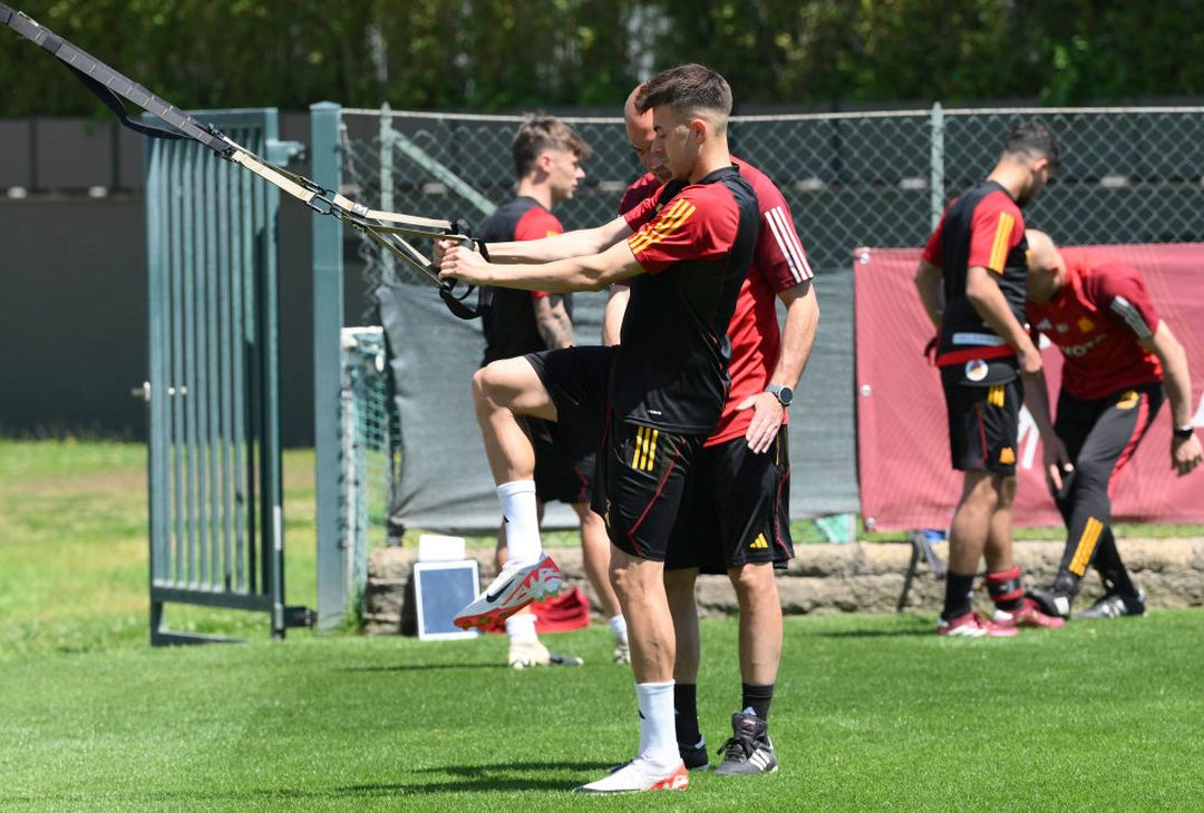 Trigoria, l’allenamento della Roma in vista del Bayer – FOTO GALLERY - immagine 9