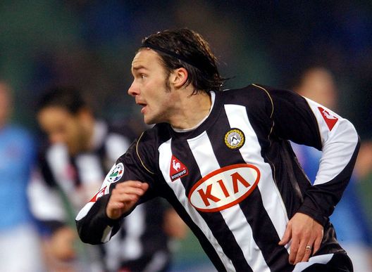 UDINE, ITALIA - 2 FEBBRAIO: Marek Jankulovski dell'Udinese festeggia un gol durante la partita contro il ChievoVerona allo stadio Friuli il 2 febbraio 2005 a Udine, Italia. (Foto di New Press/Getty Images) ESCLUSIVA – Jankulovski: “Senza Napoli non sarei mai arrivato al Milan. Maldini? Fondamentale nel club”- immagine 4