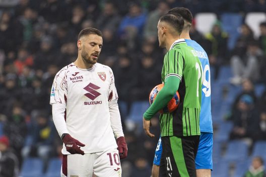 SASSUOLO, ITALY - DECEMBER 21: Nikola Vlasic of Torino FC reacts about a penalty kick during the Serie A match between US Sassuolo Calcio and Torino FC at Mapei Stadium Citta del Tricolore on December 21, 2025 in Sassuolo, Italy. (Photo by Stefano Guidi - Torino FC/Torino FC 1906 via Getty Images)