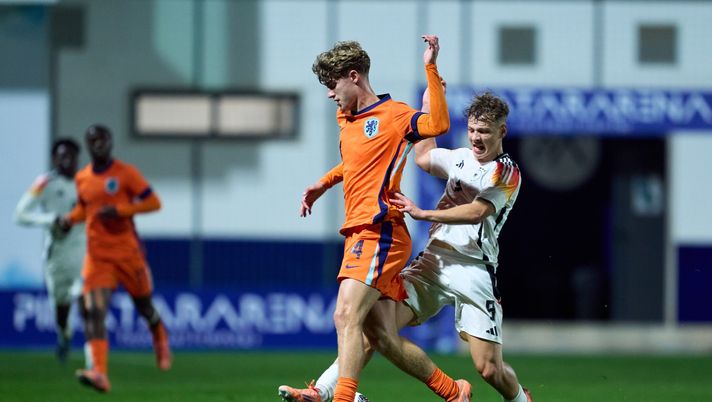 Mercato, la Roma continua a seguire Nijstad. Sul 2008 anche Inter e Barcellona - immagine 1