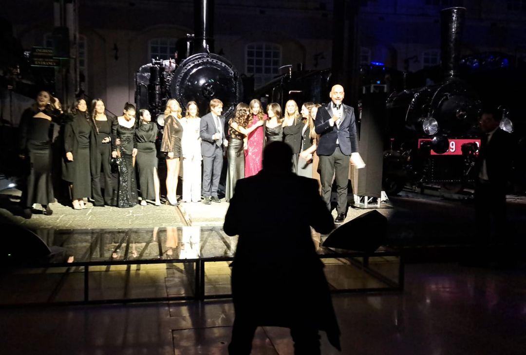 GALLERY Cena di Natale, è Conte-show sul palco a Pietrarsa! Le immagini esclusive - immagine 3