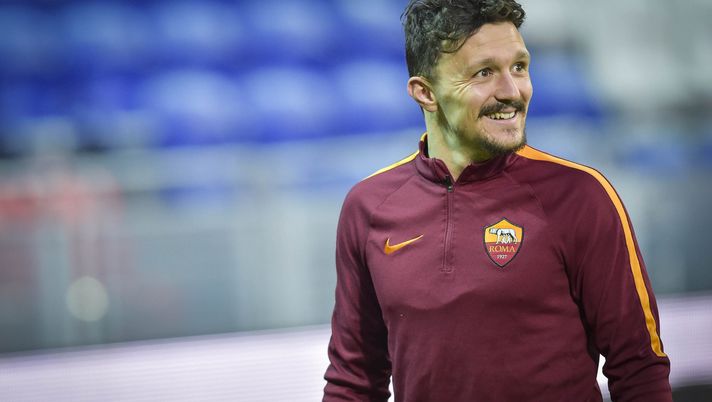 LYON, FRANCE - MARCH 08: AS Roma player Mario Rui during a training session at Parc Olympique on March 8, 2017 in Lyon, France. (Photo by Luciano Rossi/AS Roma via Getty Images) Roma, retroscena Mario Rui: era a un passo prima dell’apertura per Tsimikas - immagine 1