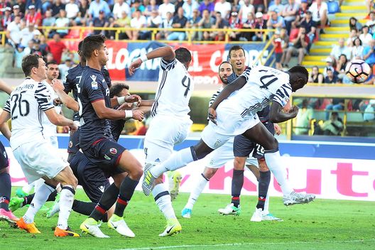 BOLOGNA, ITALY - MAY 27: Moise Kean of Juventus FC scores his team's second goal during the Serie A match between Bologna FC and Juventus FC at Stadio Renato Dall'Ara on May 27, 2017 in Bologna, Italy. (Photo by Mario Carlini / Iguana Press/Getty Images)