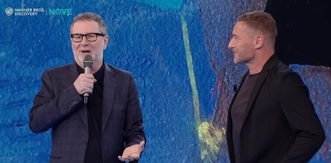 Screen TV NOVE  Totti: “Io allenatore? No, troppo rosicone. Potevo finire al Milan da piccolo, ma per fortuna…”- immagine 2