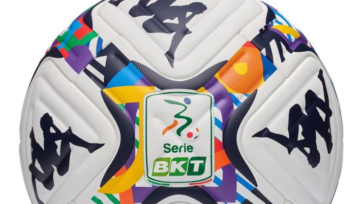 Serie B, il nuovo pallone per la stagione 2025/2026 Serie B, il nuovo pallone per la stagione 2025/2026 - immagine 1