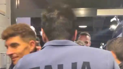 Che entusiasmo per gli Azzurri dopo la vittoria sull’Albania: Buffon abbraccia tutti!