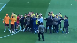Derby Galatasaray-Fenerbahçe, rissa nel riscaldamento: ecco cosa è successo