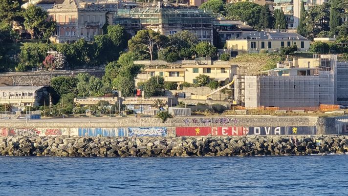 Pari sulla banchina del Porto, ma 2-0 Genoa a Boccadasse: Lanterna, derby a tutto campo - immagine 1