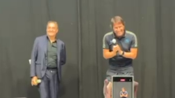 I tifosi accolgono Conte con un bagno di folla: la reazione del tecnico azzurro