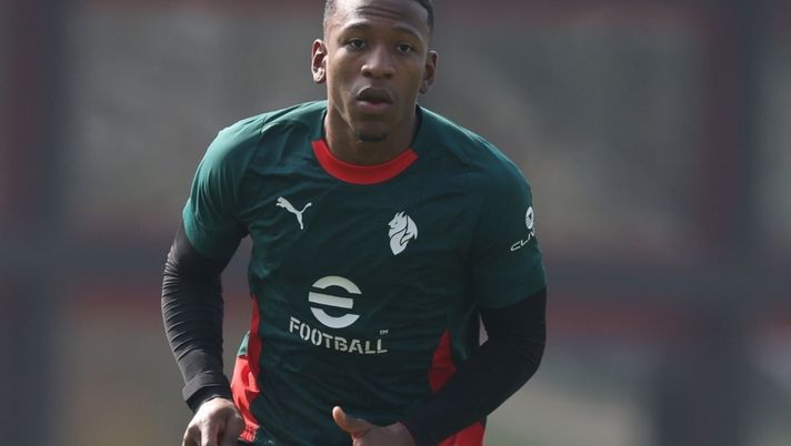 Lazio-Milan, Estupinan: un dato contro Bartesaghi sorprende. Allegri ...