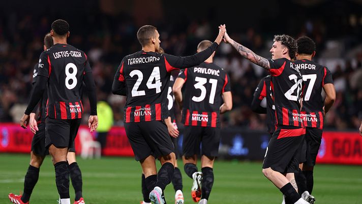 PERTH, AUSTRALIA - JULY 31: Filippo Terracciano (L) of AC Milan celebrates with Alejandro Jimenez Sanchez (R) after scoring the his team's first goal during the match between Perth Glory and AC Milan at HBF Park on July 31, 2025 in Perth, Australia. (Photo by Giuseppe Cottini/AC Milan via Getty Images) perth-glory-milan-hbf-park-perth-amichevoli-tournee-asiatica-estiva-diretta-live-risultato-gol-formazioni-ufficiali-news