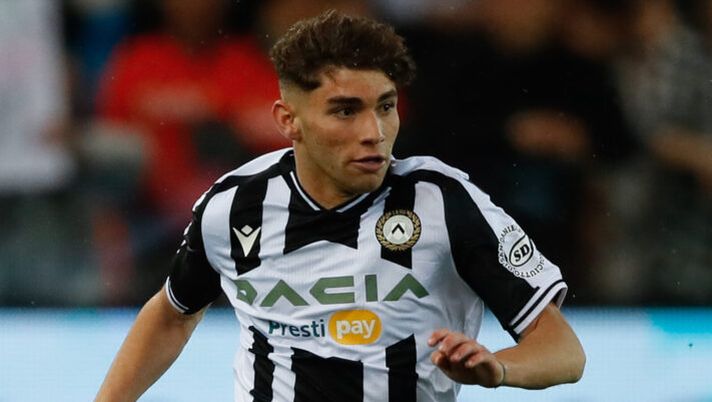 UDINE, ITALY - MAY 08: Simone Pafundi of Udinese during the Serie A match between Udinese Calcio and UC Sampdoria at Dacia Arena on May 08, 2023 in Udine, Italy. (Photo by Timothy Rogers/Getty Images) Udinese, Pafundi pronto a lasciare la Serie A: ecco il club dove giocherà quest’anno - immagine 1