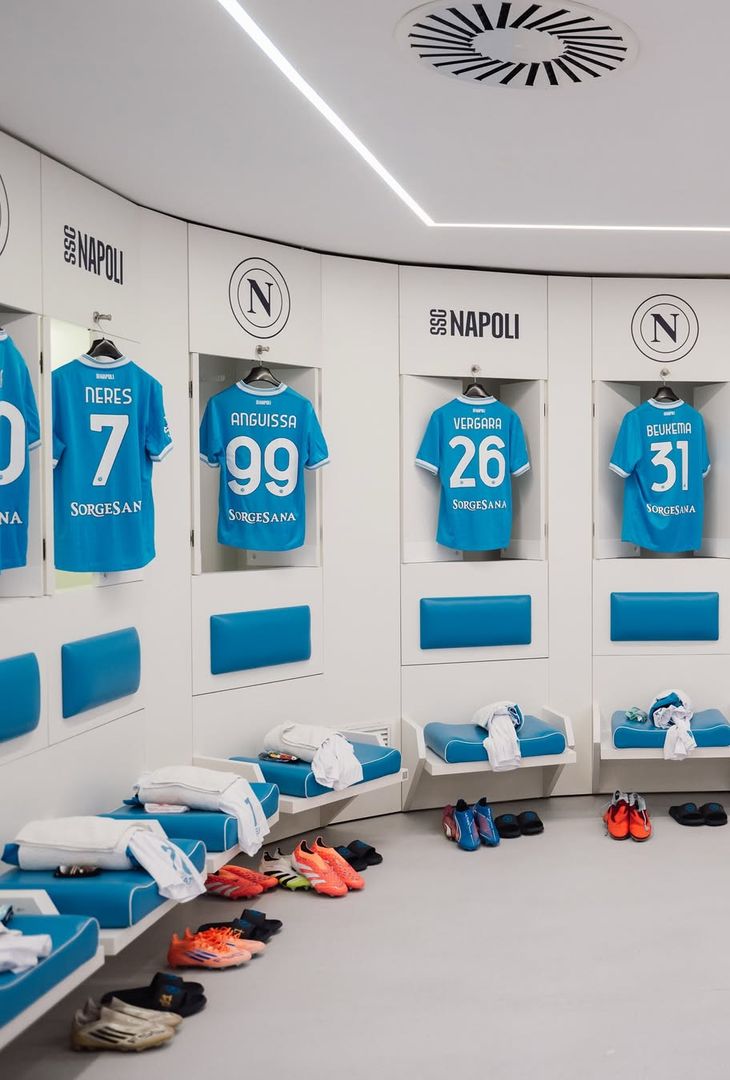 Napoli-Pisa, tutto pronto nello spogliatoio azzurro! La scelta sulla maglia – GALLERY - immagine 4