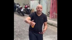 VIDEO / Adriano alcol e risate tra le favelas: le immagini virali sui social
