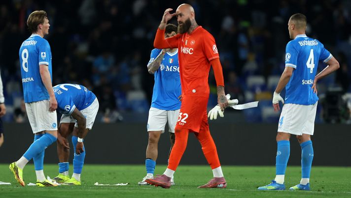 NAPLES, ITALY - MAY 11: SSC Napoli players stand disappointed after the Serie A match between SSC Napoli and Bologna FC 1909 at Stadio Diego Armando Maradona on May 11, 2026 in Naples, Italy. (Photo by Francesco Pecoraro/Getty Images) napoli bologna