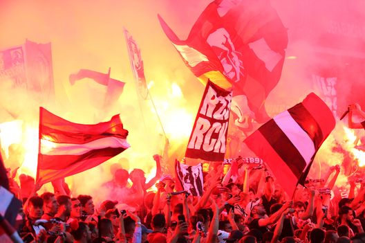Tifosi Rennes (Foto di John Berry/Getty Images) Rennes, Habib Beye: “Mi assumo la responsabilità, i giocatori restano in silenzio”- immagine 2