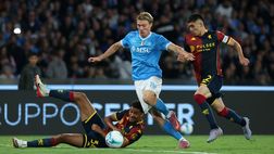 Serie A, Napoli-Genoa 2-1: la ribaltano Anguissa e Hojlund. Conte aggancia Gasp