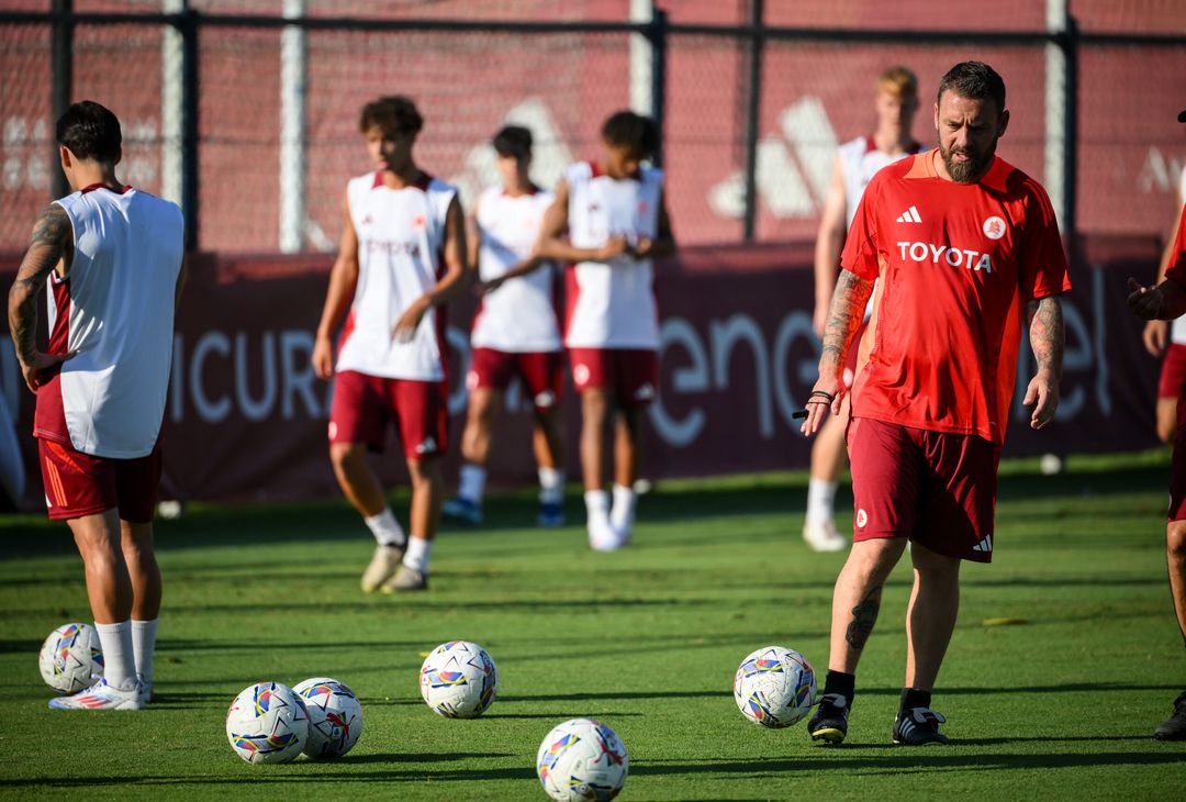 Roma, terzo giorno di allenamenti a Trigoria – FOTO GALLERY - immagine 25