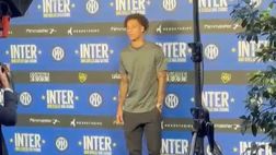 VIDEO FCIN1908 / Inter, l’arrivo di Buchanan alla proiezione del film Scudetto