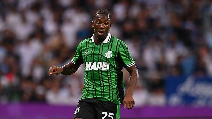 SASSUOLO, ITALY - SEPTEMBER 14: Woyo Coulibaly of US Sassuolo during the Serie A match between US Sassuolo Calcio and SS Lazio at Mapei Stadium Citta del Tricolore on September 14, 2025 in Sassuolo, Italy. (Photo by Alessandro Sabattini/Getty Images) Coulibaly, il Sassuolo risponde al ct del Mali: “Ecco perché non ha giocato le ultime partite” - immagine 1