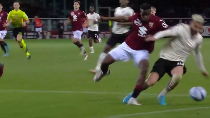 La moviola di Torino-Milan 0-0: le proteste di Saelemaekers e Theo - immagine 1