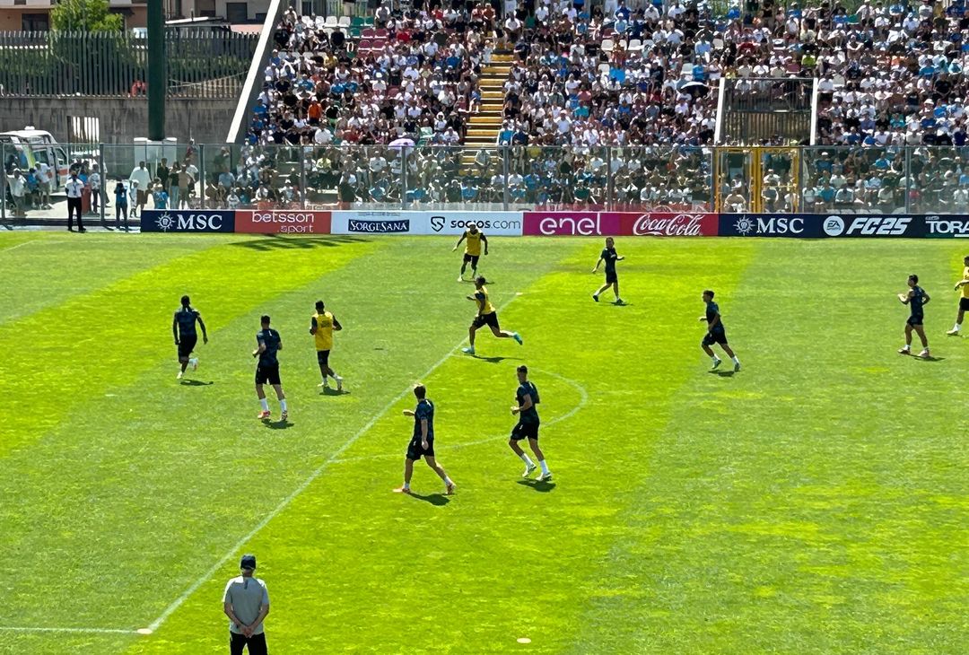 Partitella in famiglia a campo ridotto agli ordini di Conte