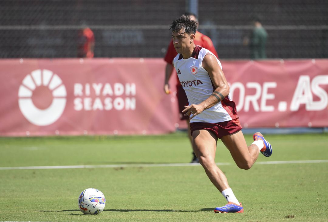 Roma, giallorossi a lavoro a Trigoria: è tornato Dybala – FOTO GALLERY - immagine 22