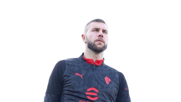 Strahinja Pavlovic (difensore AC Milan), qui durante un allenamento dei rossoneri a Milanello | Milan News (Getty Images) Verso Cagliari-Milan: nessun problema per Fullkrug. Pavlovic a rischio