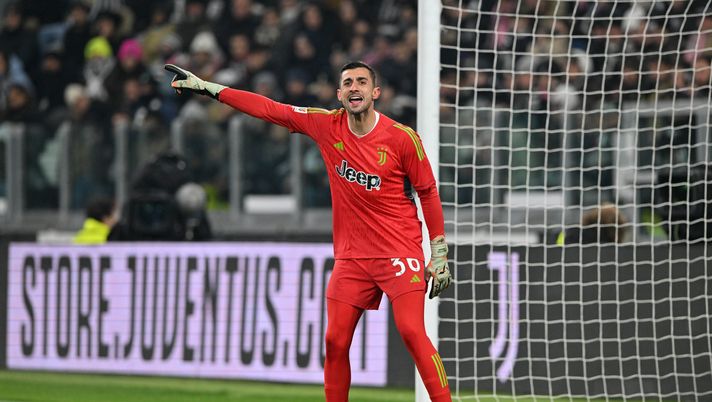 TURIN, ITALY - JANUARY 11: Juventus goalkeeper Mattia Perin gives his team instructions during the Coppa Italia Quarter-Final match between Juventus FC and Frosinone Calcio at Allianz Stadium on January 11, 2024 in Turin, Italy. (Photo by Chris Ricco - Juventus FC/Juventus FC via Getty Images) Perin: “Firenze sempre complicata per noi. Loro saranno arrabbiati” - immagine 1