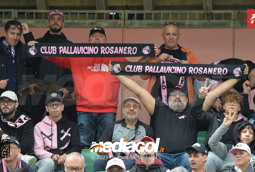 FOTOTIFO Palermo-Cittadella 0-1, gli scatti ai tifosi al “Renzo Barbera” (GALLERY) - immagine 47