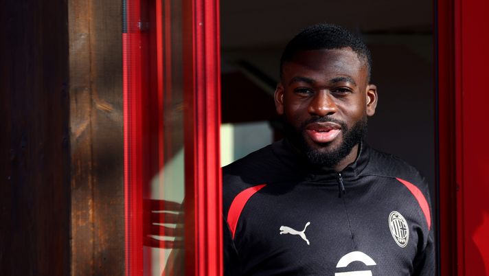 CAIRATE, ITALY - NOVEMBER 13: Youssouf Fofana of AC Milan looks on prior to the AC Milan Training Session at Milanello on November 13, 2024 in Cairate, Italy. (Photo by Giuseppe Cottini/AC Milan via Getty Images) Fonseca ha già trovato l’equilibrio: basta tattica, dopo Real e Cagliari bisogna lavorare sulla testa - immagine 1