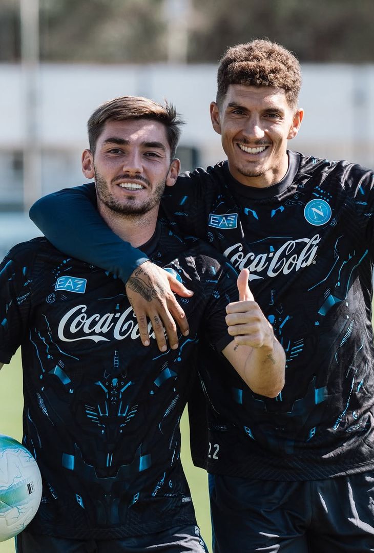 Il Napoli si prepara per il match contro il Genoa: quanti sorrisi! – LE FOTO - immagine 4