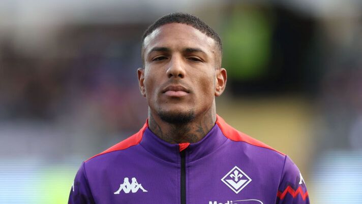 FLORENCE, ITALY - JANUARY 19: Michael Folorunsho of ACF Fiorentina looks on during the Serie A match between Fiorentina and Torino at Stadio Artemio Franchi on January 19, 2025 in Florence, Italy. (Photo by Gabriele Maltinti/Getty Images) Fiorentina, dal sostituto di Adli a Cataldi e il jolly Folorunsho: le novità verso il Genoa - immagine 1