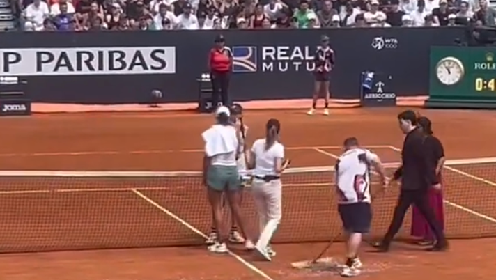 VIDEO / Tennis, due attivisti agli Internazionali di Roma: interrotta Keys-Cirstea - immagine 1