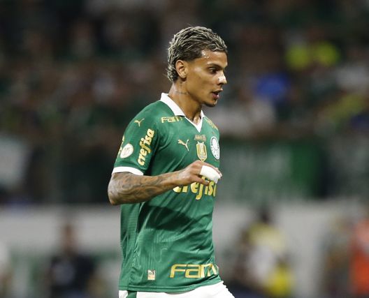Richard Rios, centrocampista del Palmeiras (Foto di Miguel Schincariol/Getty Images) Calciomercato Roma: acquisti, cessioni e obiettivi dei giallorossi- immagine 3
