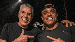 Mancini e lo scatto virale con Cerezo in Brasile: “Due lupi in cima al mondo”