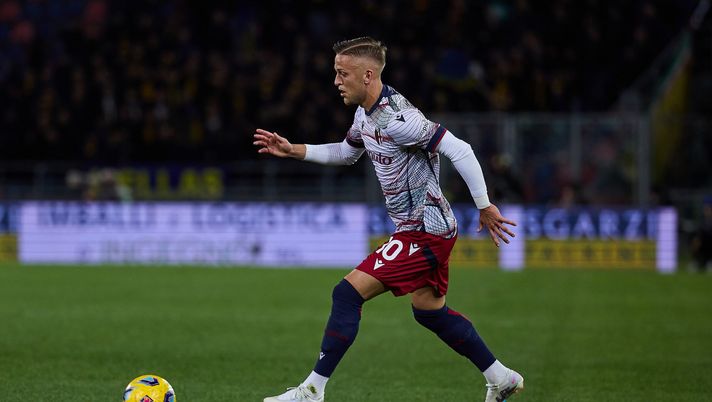 BOLOGNA, ITALY - OCTOBER 31: Jesper Karlsson of Bologna FC in action during the Coppa Italia match between Bologna and Hellas Verona at Stadio Renato Dall'Ara on October 31, 2023 in Bologna, Italy. (Photo by Emmanuele Ciancaglini/Getty Images) Notizie Udinese | Karlsson salta i friulani: non ci sarà alla prima al Dall’Ara - immagine 1