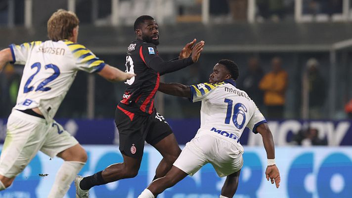 PARMA, ITALY - NOVEMBER 08: Youssouf Fofana of AC Milan in action during the Serie A match between Parma Calcio 1913 and AC Milan at Stadio Ennio Tardini on November 08, 2025 in Parma, Italy. (Photo by Claudio Villa/AC Milan via Getty Images) fofana-baluardo-in-una-stagione-negativa-lento-nel-milan-del-riscatto