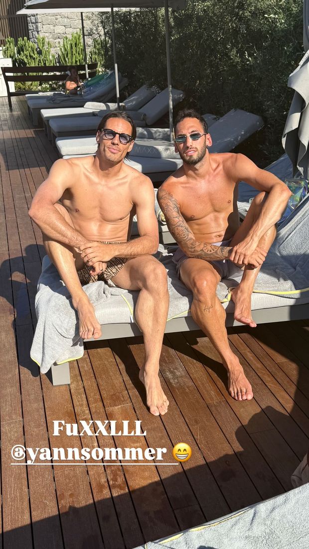 FOTO – Calhanoglu e Sommer, non solo Galatasaray: relax e amicizia sotto il sole- immagine 3